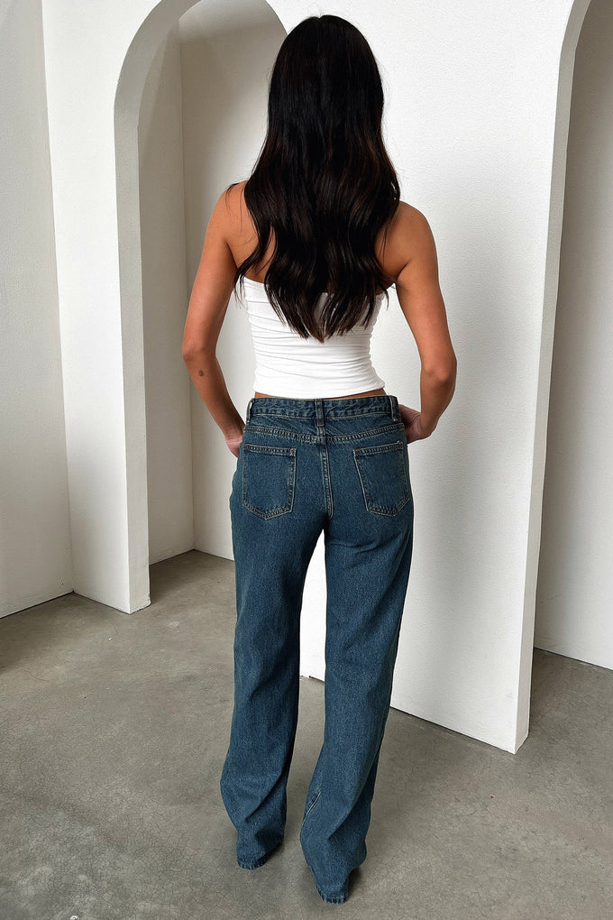 Women’s Low-Rise Wide-Leg Jeans