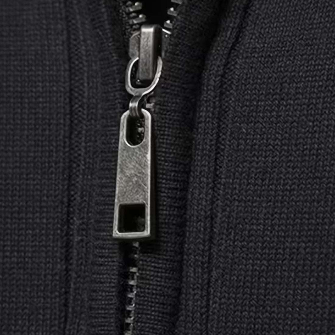 Men’s Warm Minimalist Zippered Knit Sweater